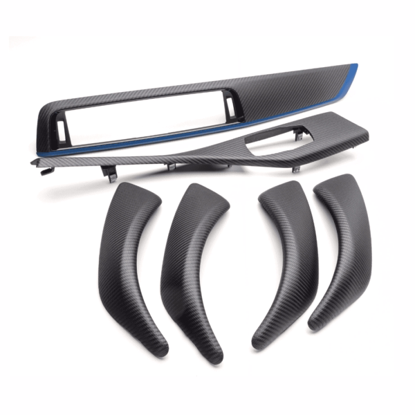 Edle Carbon-Optik Auto-Frontsplitter mit Schutzfolie.