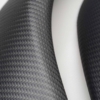 Leichter, schwarzer Carbon-Glanzstoff mit wilder Textur für Fahrzeugmodifikationen und Leistungszuwachs.