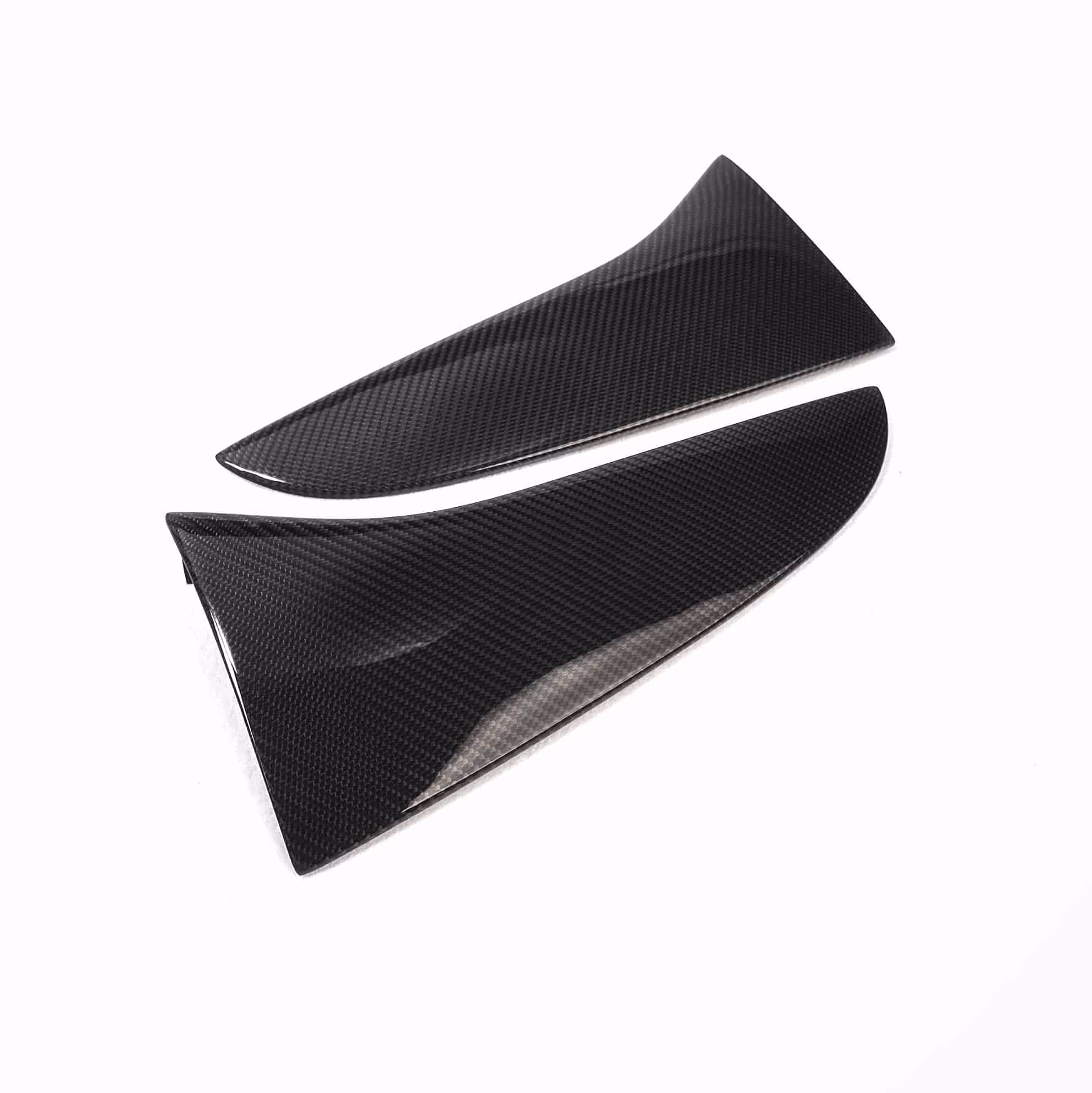 Leichtgängige Carbon-Ansatzteile für eine sportliche Fahrzeugoptik. Hochwertiges Carbon-Finish für exklusive Fahrzeugsteigerung.