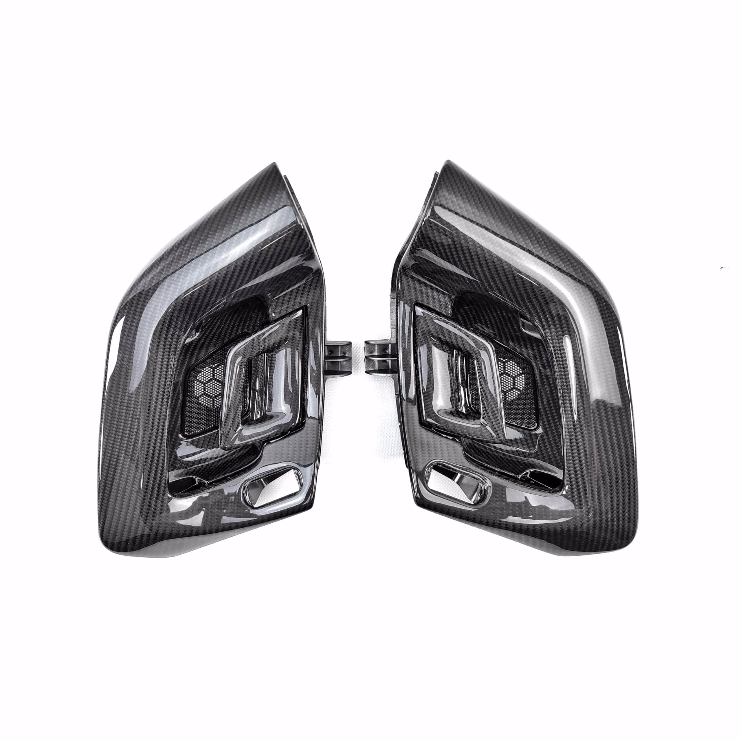 Leistungsschweller aus Carbon fĂĽr Fahrzeug-Individualisierung und sportliches Design.