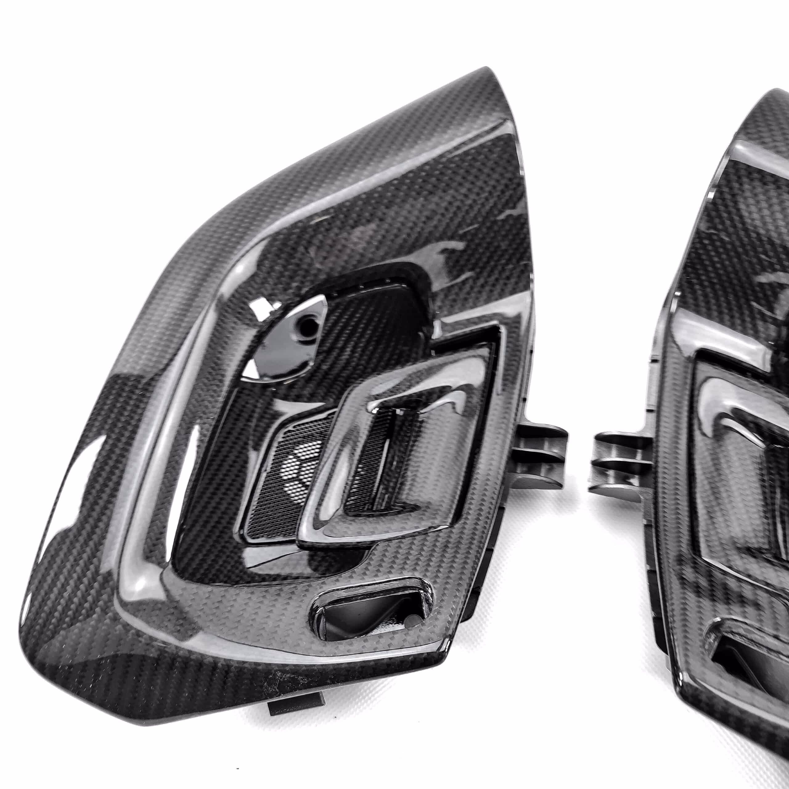 Leistungsstarke Carbon-Karosserie-Teile fĂĽr Autos, maĂźgeschneidert und langlebig.