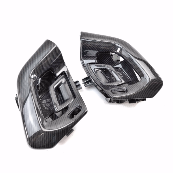 Leistungsstarke Carbon-Fahrzeugteile für individuelle Automodifikationen.