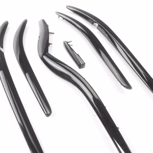 Leistungsstarke Carbon-Kotflügelverkleidungen für Automobil-Tuning und Karbon-Upgrade.