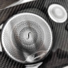 Hochwertige Car Audio Lautsprecher mit Carbon-Furnier für optimierten Klang und modernes Design.