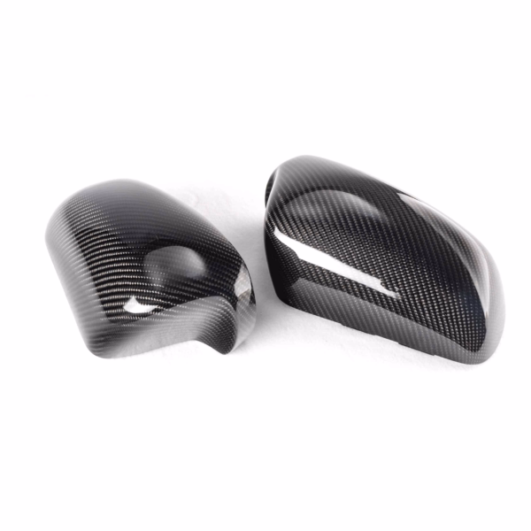 Leichtgewichtige Carbon-Außenspiegel für sportliche Fahrzeuge.