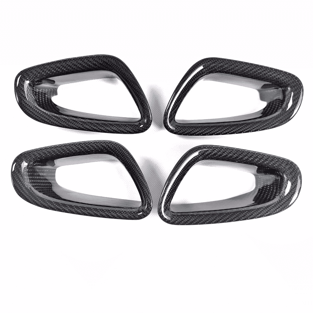 Carbon Fiber Spiegelgehäuse, levendige Hochglanz-Finish, leicht und langlebig, passt für verschiedene Automodelle, hochwertiges Carbon Material.