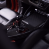 Hochwertiges Carbon-Interieur mit sportlichem Design für exklusive Autos.