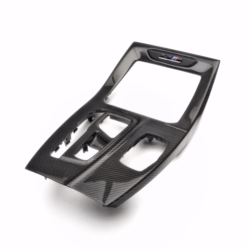 Leistungsstarker Carbon-Karosserie für BMW M Modelle, maßgeschneidert für optimale Aerodynamik.