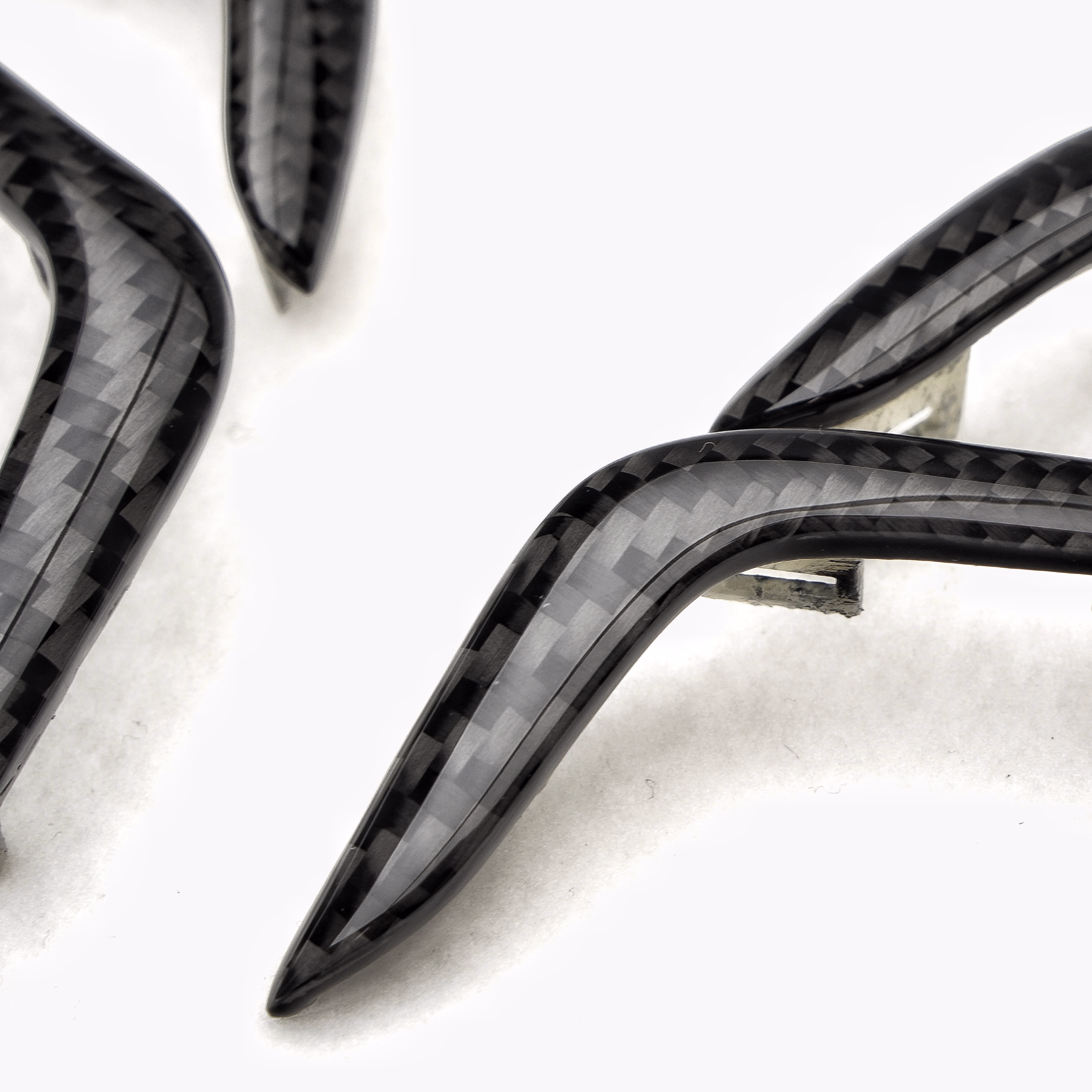 Leistungsstarke Carbon-Fersene fĂĽr Fahrzeug-Individualisierung und Aerodynamik.